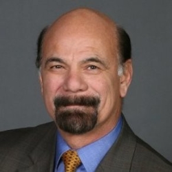 Glen Rojas headshot